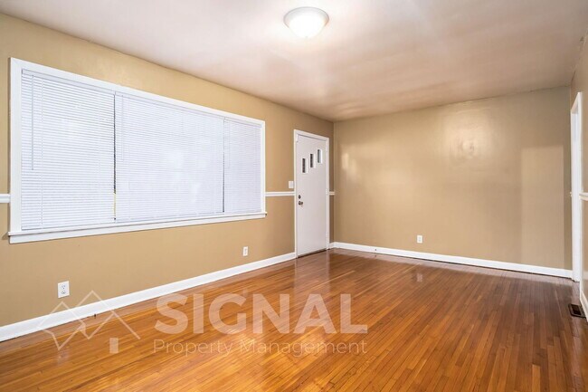 Foto del edificio - 2444 4th St NW