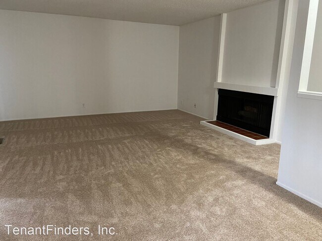 Building Photo - 3 br, 2.5 bath House - 845 Bancroft Rd.