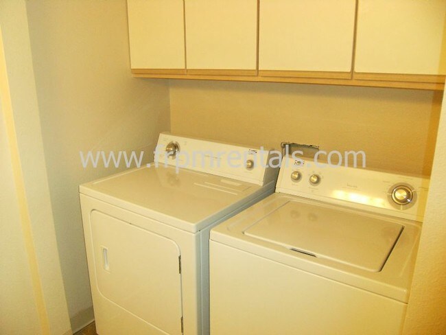 Foto del edificio - 5683 W Dorian Ln