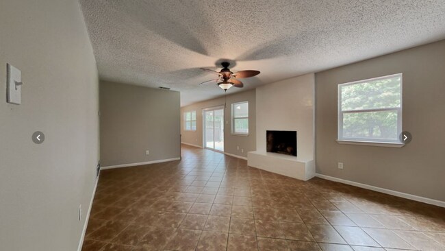 Building Photo - 409 Manning Dr