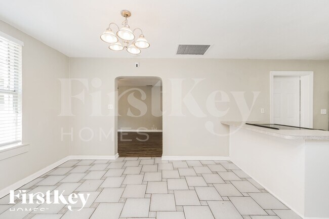 Building Photo - 7309 N Dartmouth Ave