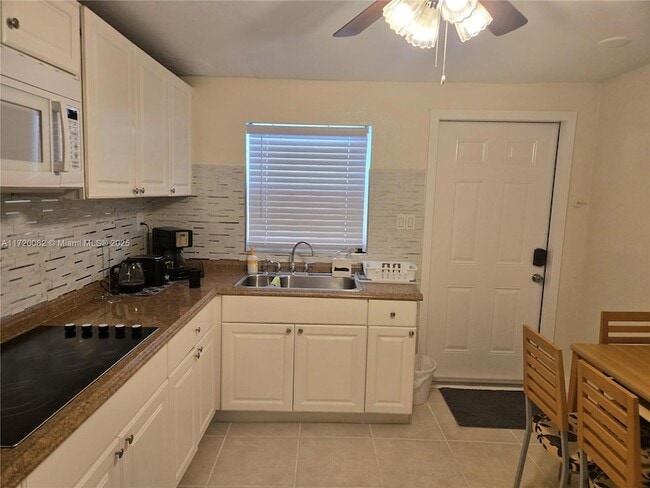 Foto del edificio - 5712 Hollywood Blvd