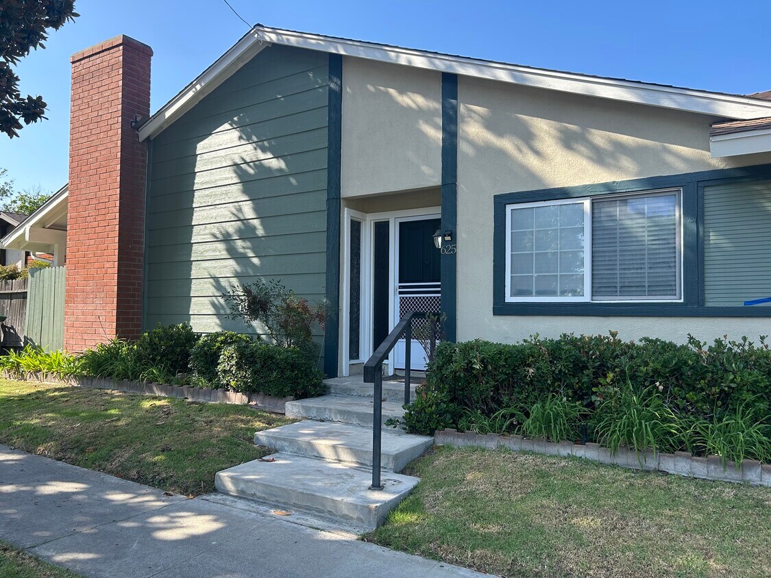 Foto principal - 625 W Main St