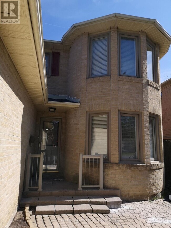 Building Photo - 3 Feltham Rd