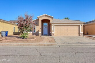 Building Photo - 14325 Woods Point Ave