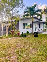 Building Photo - 1015 NW 24th Ave