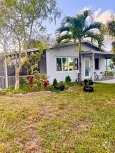 Building Photo - 1015 NW 24th Ave