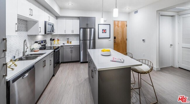 Foto del edificio - 950 E 3rd St