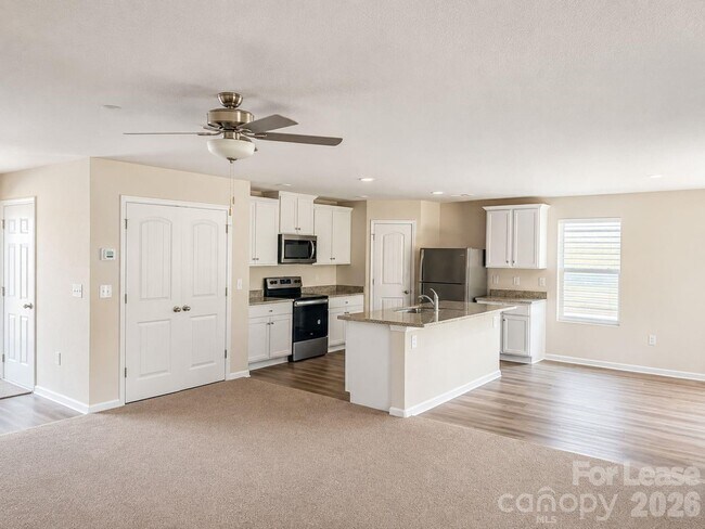 Foto del edificio - 529 Hawley St