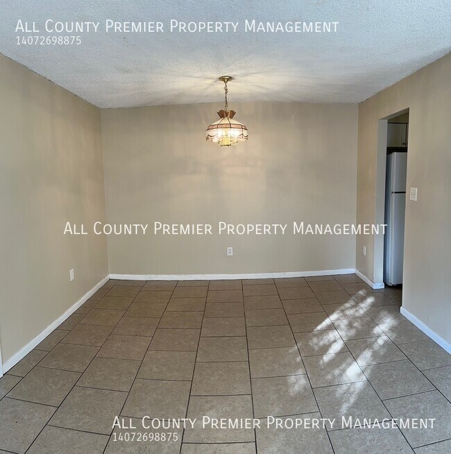 Building Photo - PENDING APPLICATION! Nice 2 Bedroom 2 Bath...
