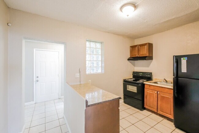 Foto del edificio - 2342 Raleigh St