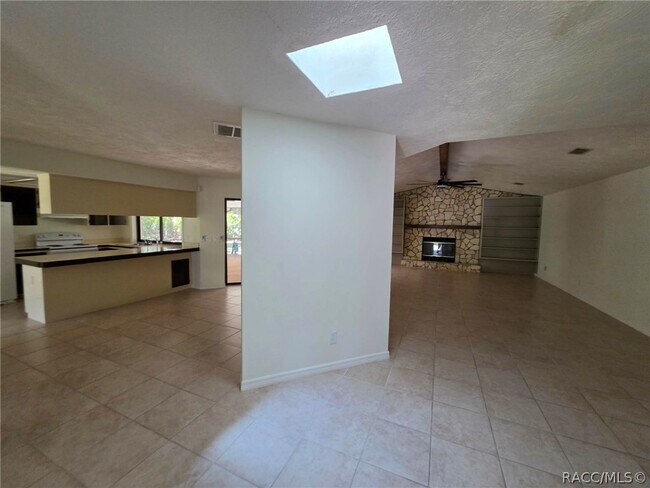 Foto del edificio - 1600 W Ivorywood Dr