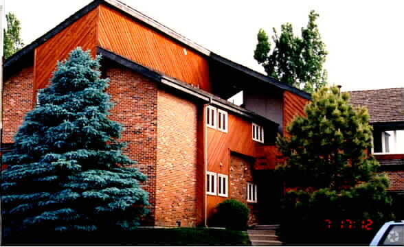 Building Photo - University Court