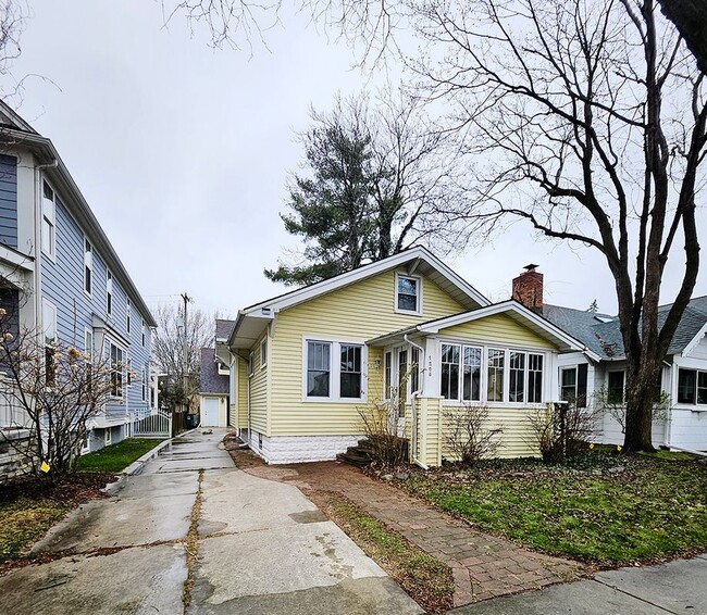 Building Photo - 1208 Emmons Ave