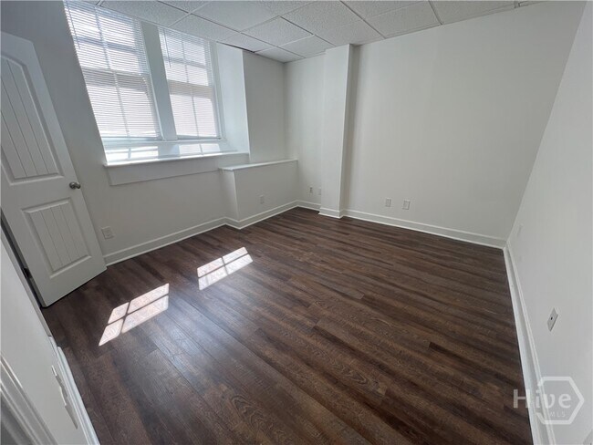 Foto del edificio - 247 E Washington St