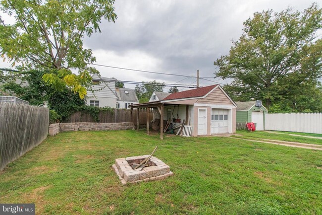 Building Photo - Cape Cod style home right in the heart of ...