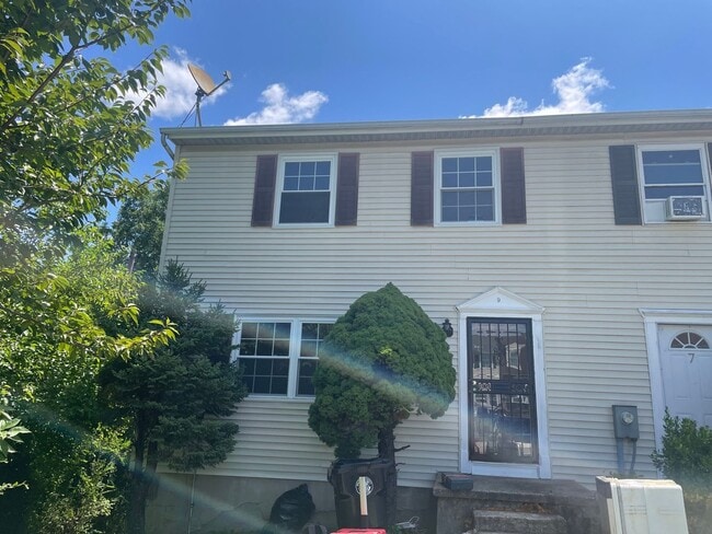 Building Photo - 9 Lenis Ct