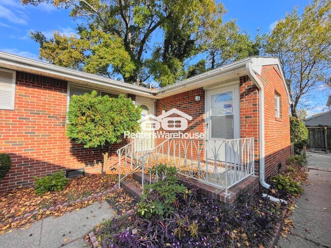 Building Photo - 138 Dupre Ave