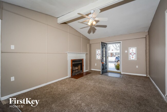 Building Photo - 1465 Aintree Dr
