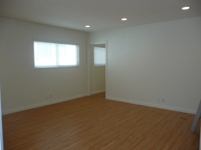 125B - 125 Gull St