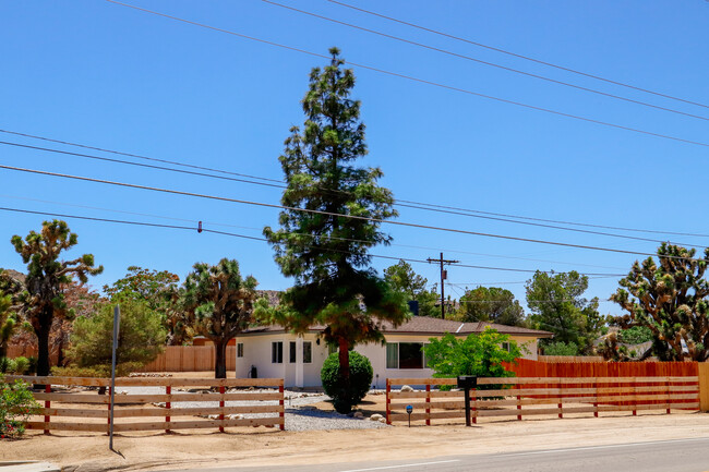 Building Photo - 55585 Onaga Trail