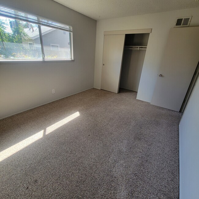 Foto del edificio - 1288 Warner St