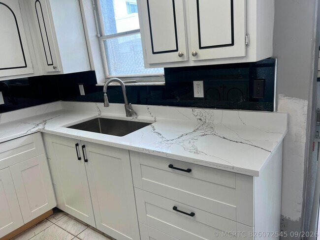 Foto del edificio - 320 SW 1st St