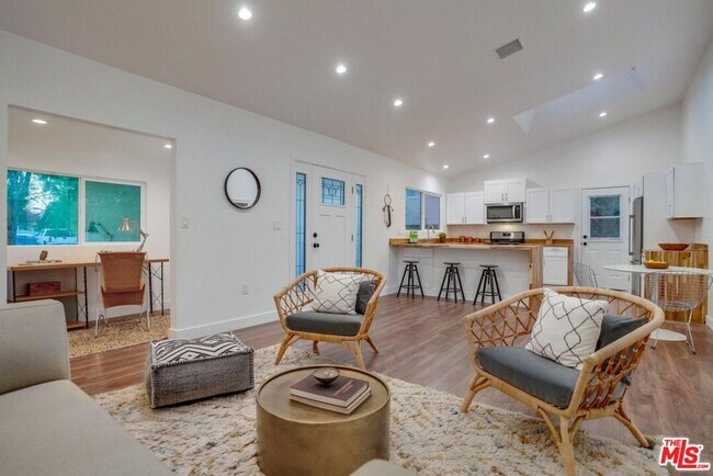 Foto del edificio - 5137 N Eagle Rock Blvd