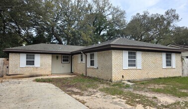 Building Photo - 5665 Vestavia Ln