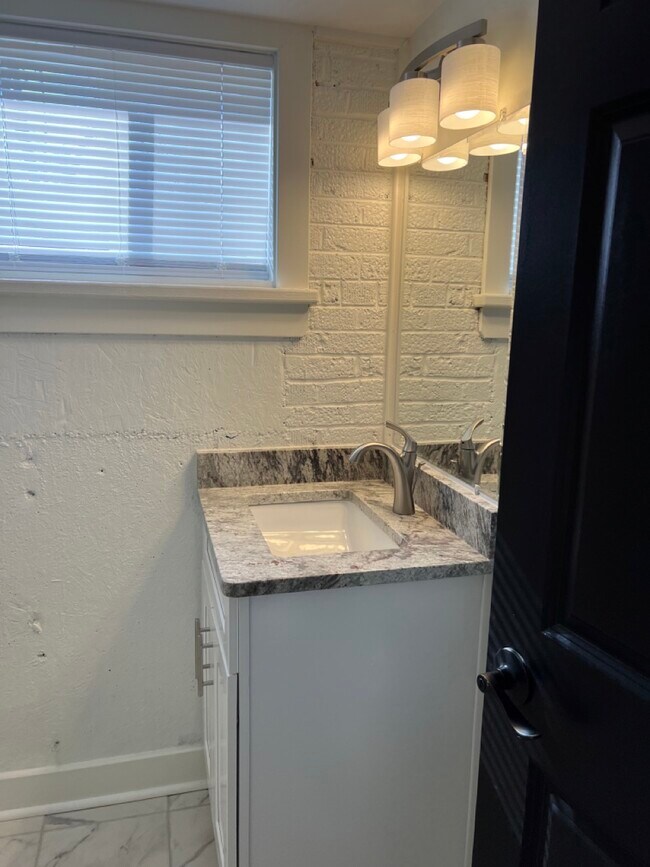 Foto del edificio - HL MT LLC