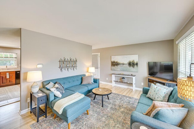 Building Photo - 114 S 36th St