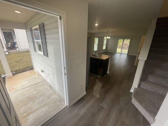 Foto del edificio - 3 Bedroom 2.5 Bath Town home