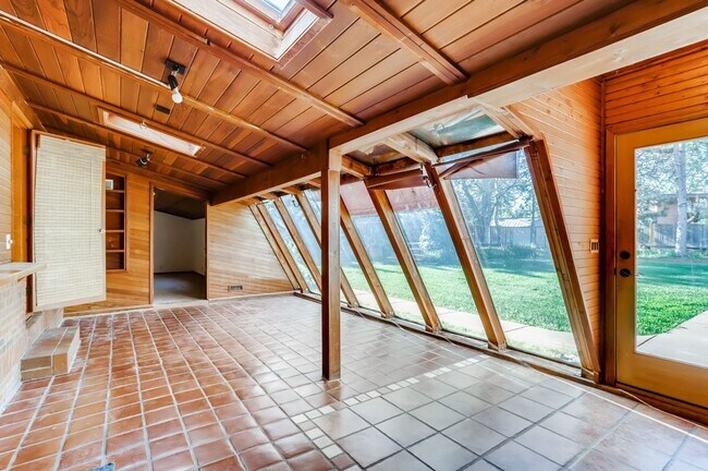 Foto del edificio - Boulder Ranch with Large Yard - Available ...