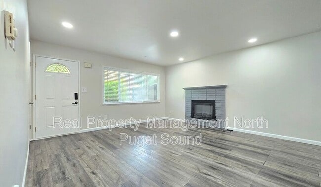 Building Photo - 19122 3rd Dr SE