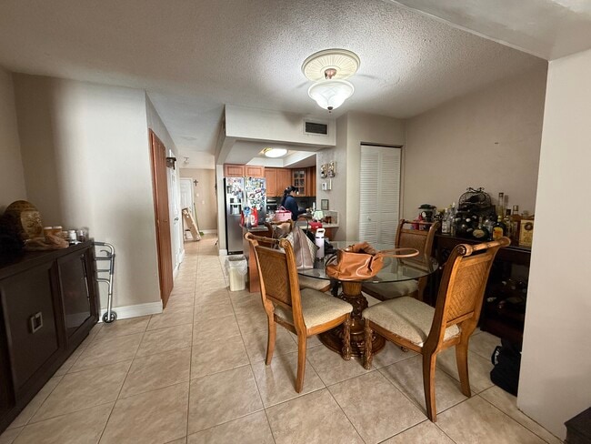 Foto del edificio - 10971 SW 5th St