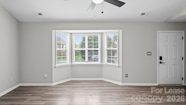 Foto del edificio - 3320 Whitebridge Ln