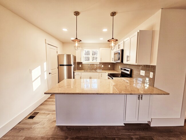 Building Photo - 1219 N 7th St