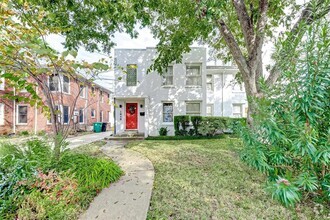 Building Photo - 1852 Sul Ross St