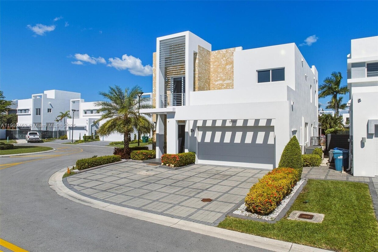 Foto principal - 10359 NW 67th Terrace