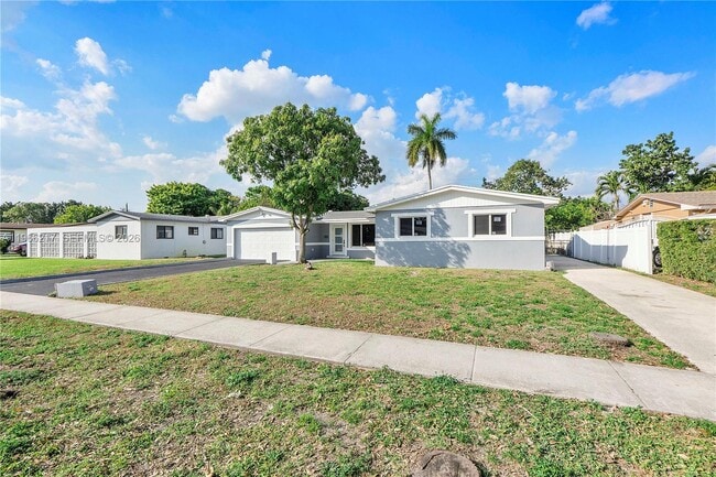 Foto del edificio - 4725 NW 5th Ct