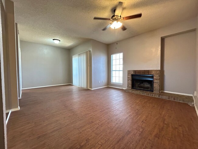 Building Photo - TIMBER RIDGE ONE BEDROOM