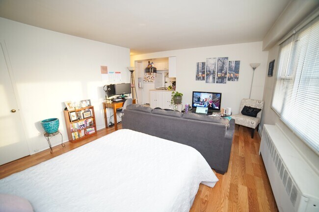 Foto del edificio - 2909 N Sheridan Rd