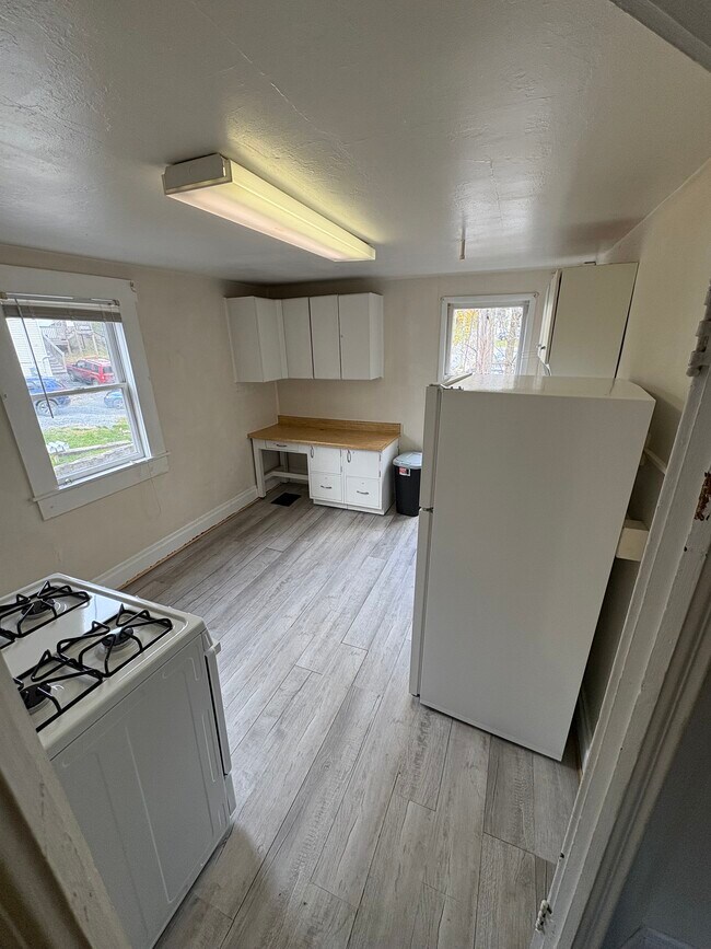 Foto del edificio - 370 Falling Run Rd