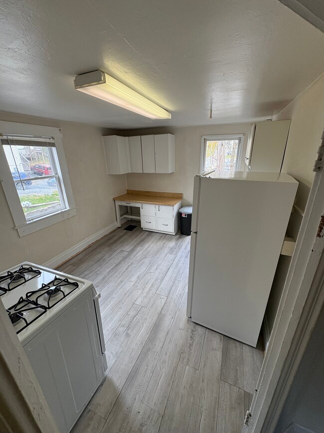 Building Photo - 370 Falling Run Rd