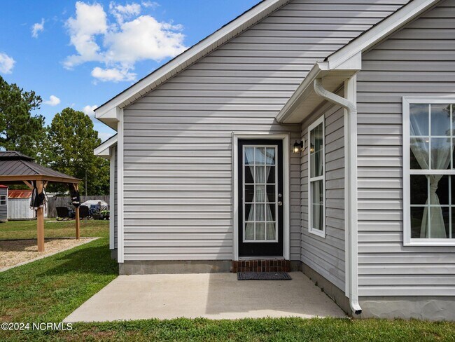 Building Photo - 412 Mattocks Ave