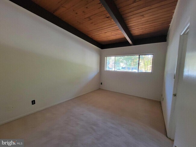 Building Photo - 4333 Americana Dr