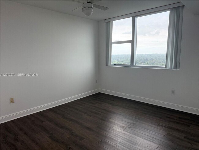 Foto del edificio - 2681 N Flamingo Rd
