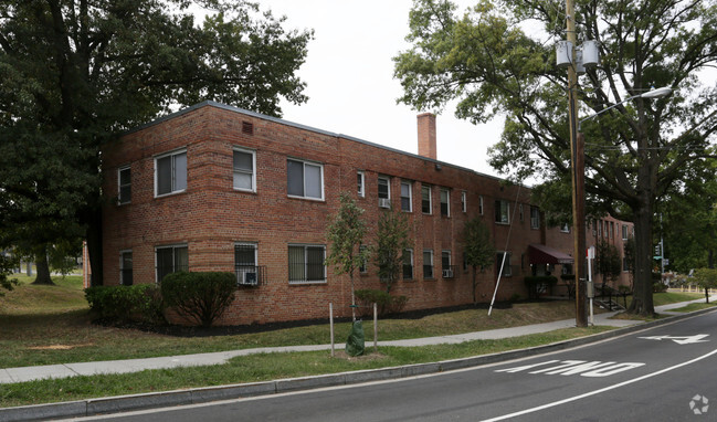 Building Photo - 1 Hawaiian Avenue Apartments