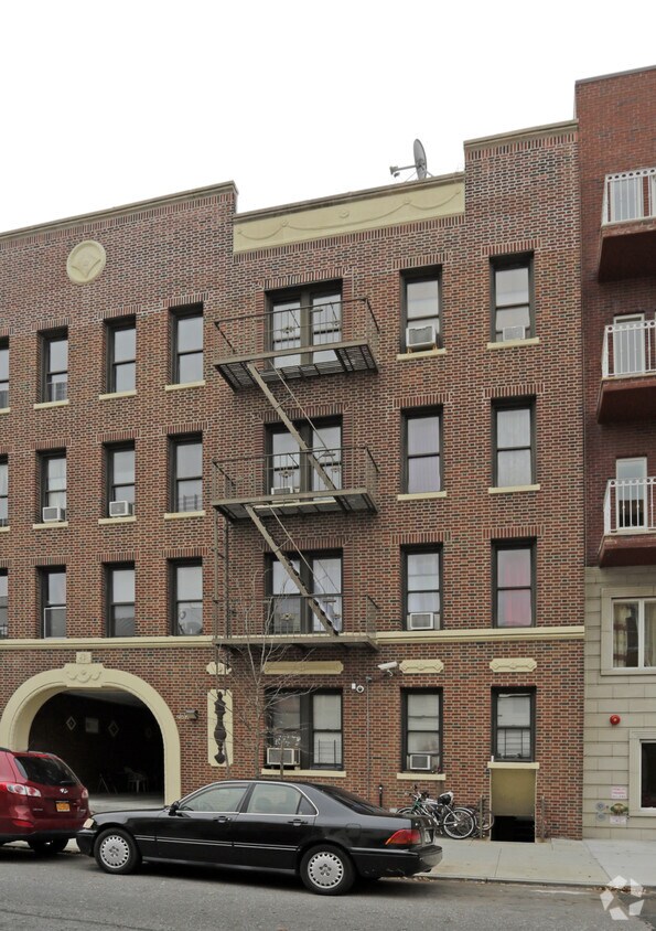 Building Photo - 2552 38th St