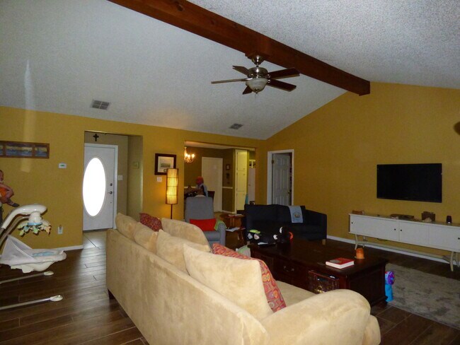 Building Photo - 901 Red Bishop Cir